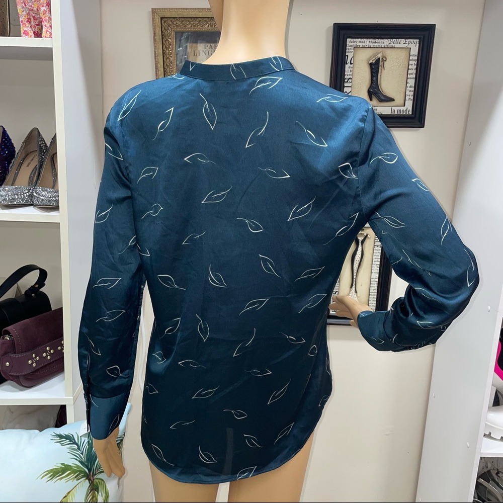 Zara Basic Collection Indigo/White Leaf Print V-N… - image 5